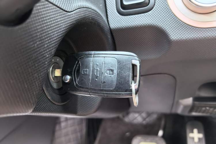 Used Wuling Hongguang MINIEV 2021 Macaron Premium Model – Lithium Iron Phosphate Vehicle Key