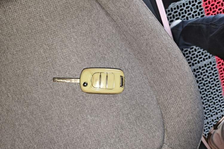 Used Wuling Hongguang MINIEV 2021 Macaron Premium Model – Lithium Iron Phosphate Vehicle Key