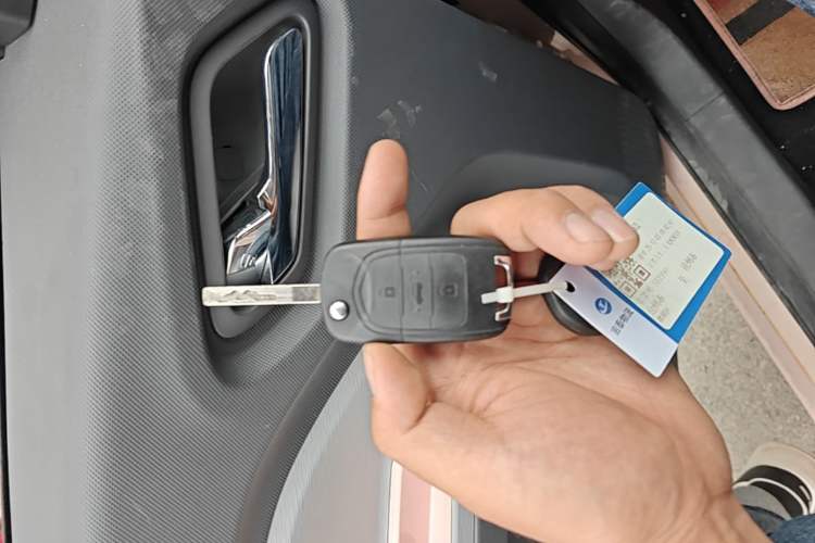 Used Wuling Hongguang MINIEV 2021 Macaron Fashion Model Lithium Iron Phosphate Vehicle Key