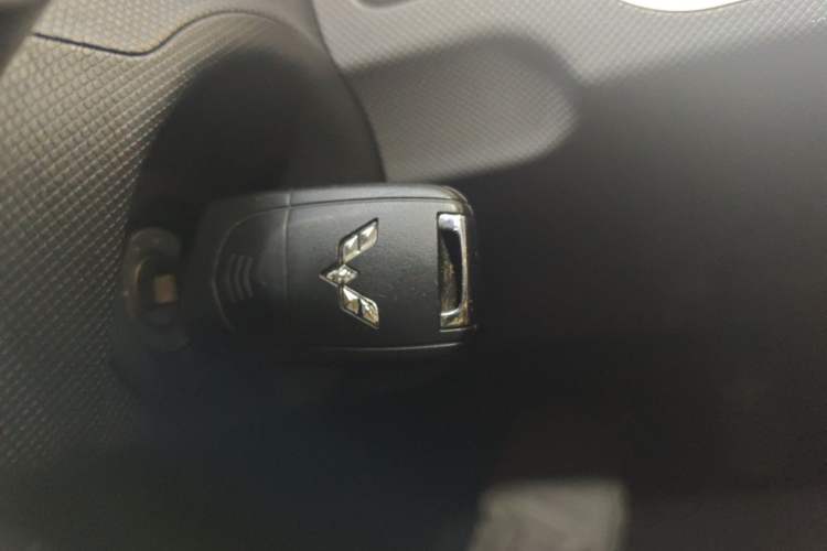 Used Wuling Hongguang MINIEV 2021 Macaron Premium Model – Lithium-NMC Vehicle Key