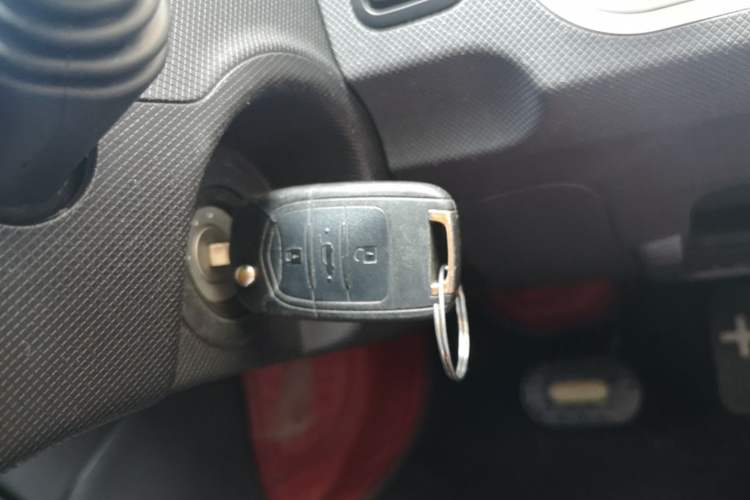 Used Wuling Hongguang MINIEV 2021 Macaron Fashion Model Lithium Iron Phosphate Vehicle Key