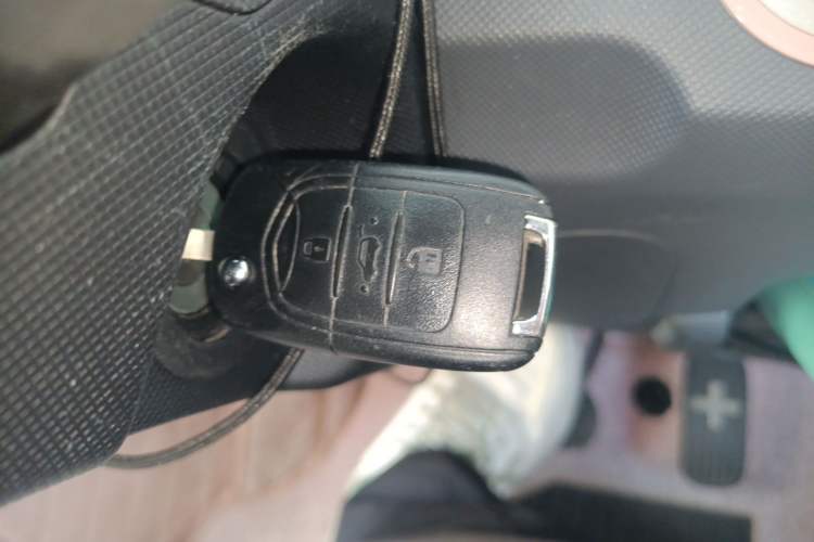 Used Wuling Hongguang MINIEV 2021 Macaron Premium Model – Lithium Iron Phosphate Vehicle Key
