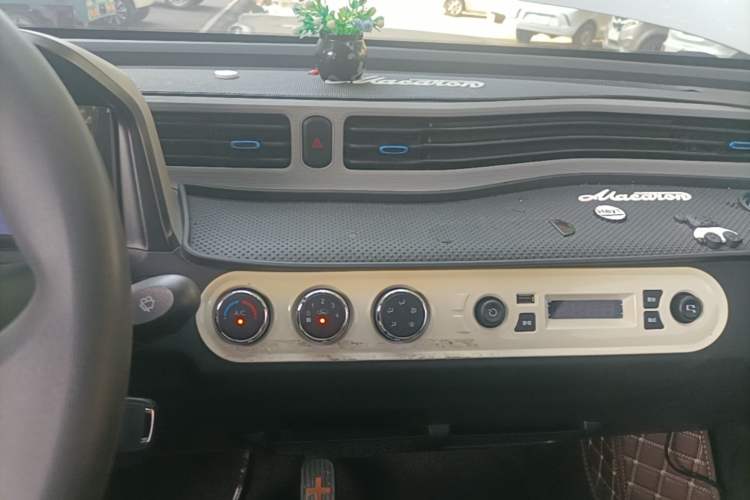 Used Wuling Hongguang MINIEV 2021 Macaron Premium Model – Lithium-NMC Audio And AC Panel