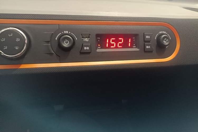 Used Wuling Hongguang MINIEV 2021 Macaron Fashion Model Lithium Iron Phosphate Audio And AC Panel