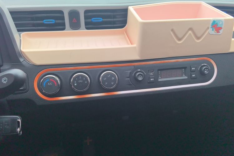 Used Wuling Hongguang MINIEV 2021 Macaron Sandwich Model 120 km Lithium Iron Phosphate Audio And AC Panel