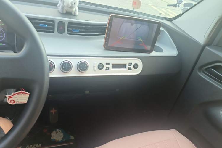 Used Wuling Hongguang MINIEV 2021 Macaron Premium Model – Lithium Iron Phosphate Audio And AC Panel