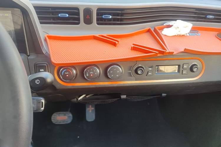 Used Wuling Hongguang MINIEV 2021 Macaron Fashion Edition Lithium-Ion Battery Audio And AC Panel