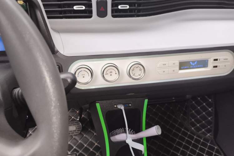 Used Wuling Hongguang MINIEV 2021 Macaron Premium Model – Lithium Iron Phosphate Audio And AC Panel