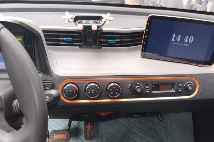 Used Wuling Hongguang MINIEV 2021 Macaron Fashion Edition Lithium-Ion Battery Audio And AC Panel