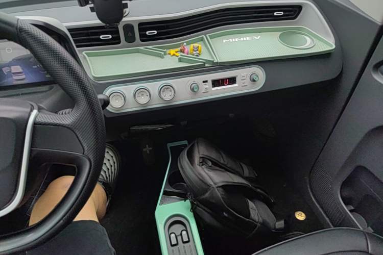 Used Wuling Hongguang MINIEV 2021 Macaron Fashion Edition Lithium-Ion Battery Audio And AC Panel