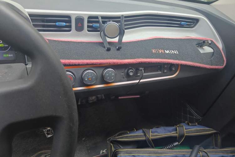 Used Wuling Hongguang MINIEV 2021 Macaron Premium Model – Lithium Iron Phosphate Audio And AC Panel