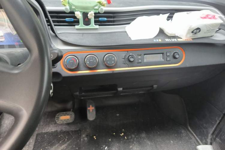 Used Wuling Hongguang MINIEV 2021 Macaron Premium Model – Lithium-NMC Audio And AC Panel