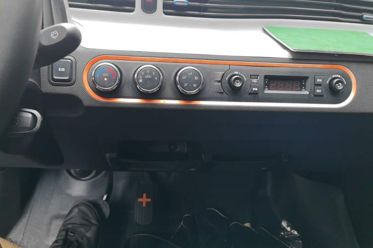Used Wuling Hongguang MINIEV 2021 Macaron Fashion Edition Lithium-Ion Battery Audio And AC Panel