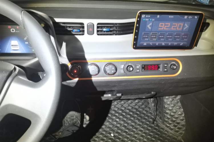 Used Wuling Hongguang MINIEV 2021 Macaron Fashion Model Lithium Iron Phosphate Audio And AC Panel