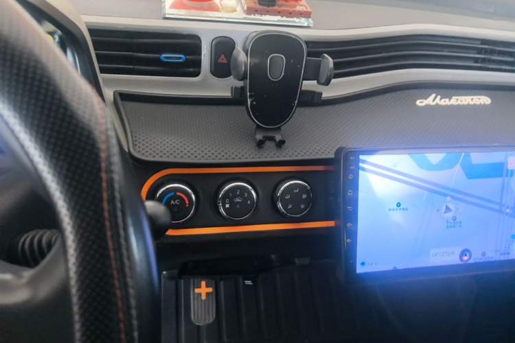 Used Wuling Hongguang MINIEV 2021 Macaron Fashion Model Lithium Iron Phosphate Audio And AC Panel