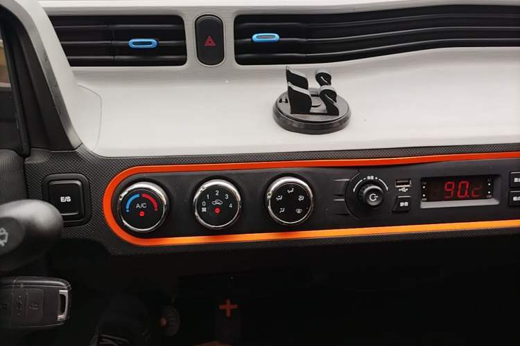 Used Wuling Hongguang MINIEV 2021 Macaron Premium Model – Lithium-NMC Audio And AC Panel