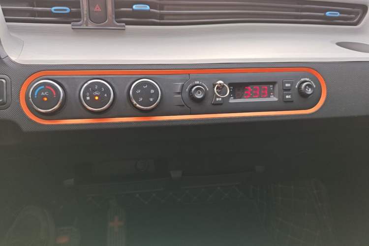 Used Wuling Hongguang MINIEV 2021 Macaron Fashion Model Lithium Iron Phosphate Audio And AC Panel