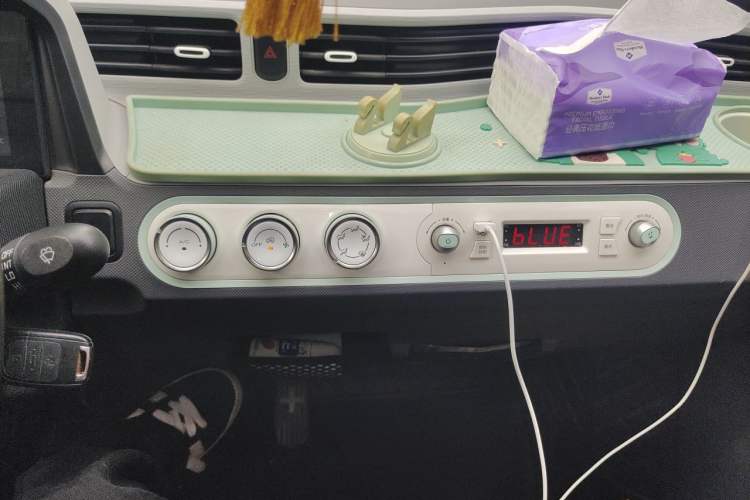 Used Wuling Hongguang MINIEV 2021 Macaron Fashion Edition Lithium-Ion Battery Audio And AC Panel