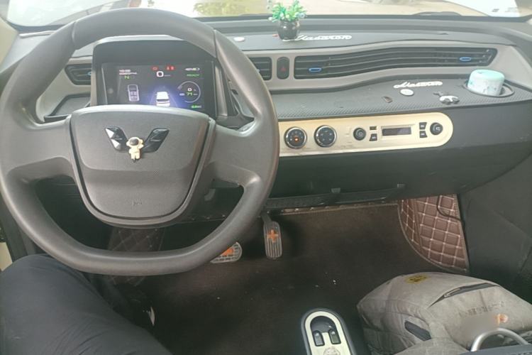 Used Wuling Hongguang MINIEV 2021 Macaron Premium Model – Lithium-NMC Center Console