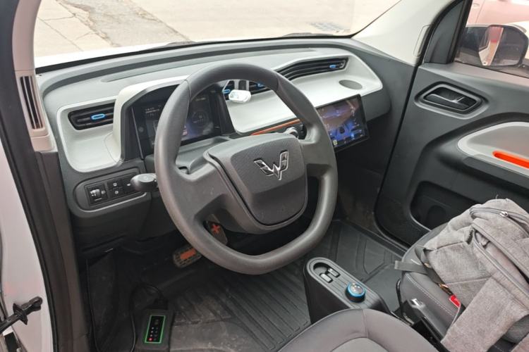Used Wuling Hongguang MINIEV 2021 Macaron Fashion Edition Lithium-Ion Battery Center Console