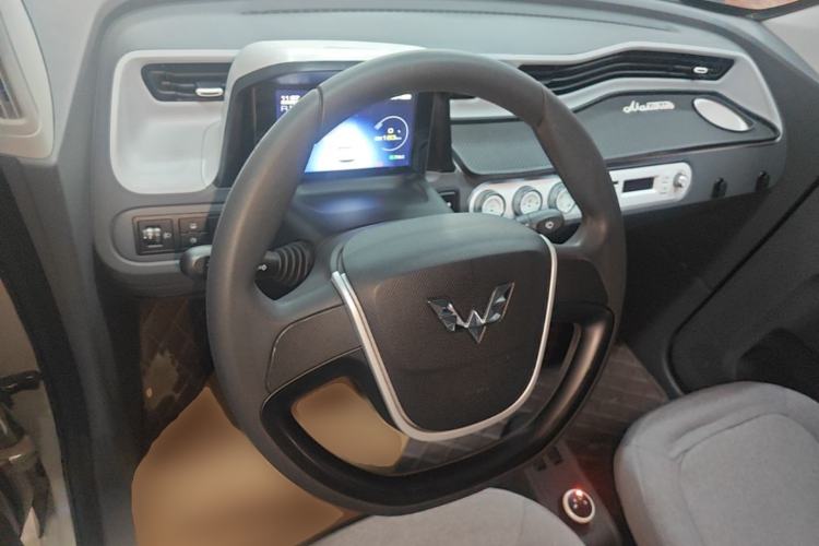 Used Wuling Hongguang MINIEV 2021 Macaron Premium Model – Lithium Iron Phosphate Center Console