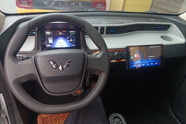 Used Wuling Hongguang MINIEV 2021 Macaron Premium Model – Lithium Iron Phosphate Center Console