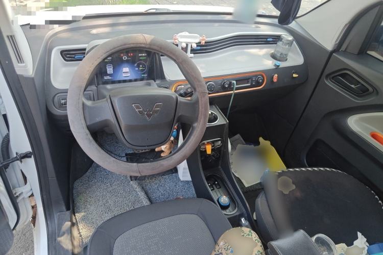 Used Wuling Hongguang MINIEV 2021 Macaron Fashion Edition Lithium-Ion Battery Center Console
