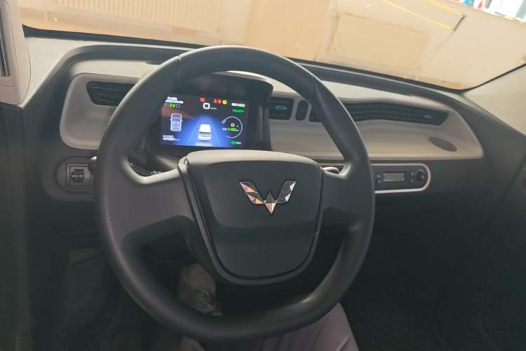 Used Wuling Hongguang MINIEV 2021 Macaron Premium Model – Lithium Iron Phosphate Center Console