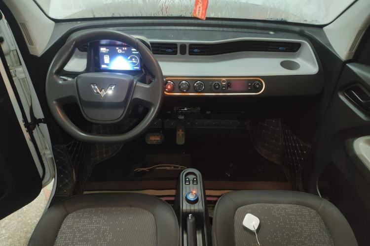 Used Wuling Hongguang MINIEV 2021 Macaron Fashion Edition Lithium-Ion Battery Center Console