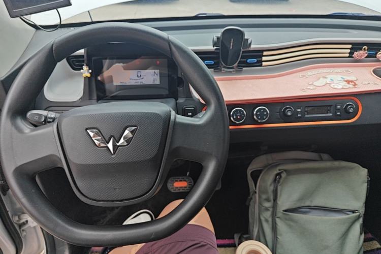 Used Wuling Hongguang MINIEV 2021 Macaron Fashion Edition Lithium-Ion Battery Center Console