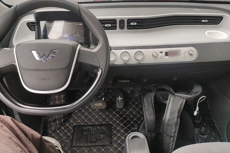 Used Wuling Hongguang MINIEV 2021 Macaron Premium Model – Lithium-NMC Center Console