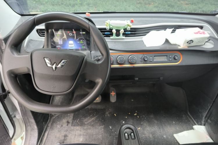 Used Wuling Hongguang MINIEV 2021 Macaron Premium Model – Lithium-NMC Center Console