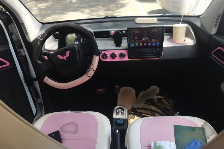 Used Wuling Hongguang MINIEV 2021 Macaron Fashion Edition Lithium-Ion Battery Center Console