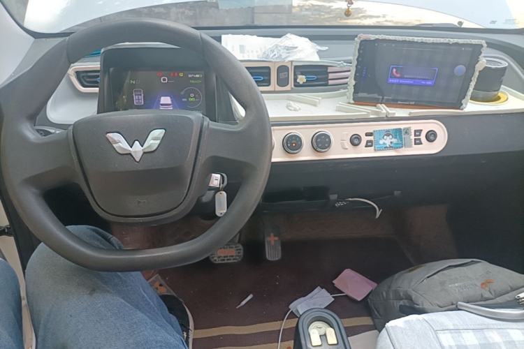 Used Wuling Hongguang MINIEV 2021 Macaron Premium Model – Lithium-NMC Center Console