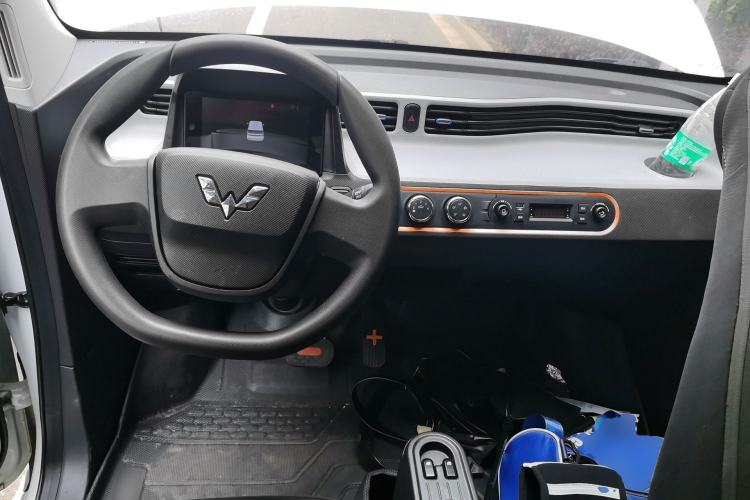 Used Wuling Hongguang MINIEV 2021 Macaron Fashion Edition Lithium-Ion Battery Center Console