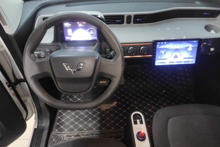 Used Wuling Hongguang MINIEV 2021 Macaron Premium Model – Lithium Iron Phosphate Center Console