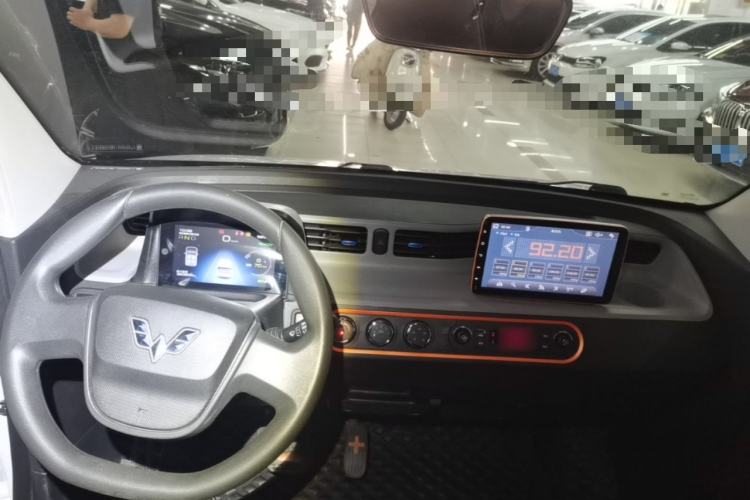 Used Wuling Hongguang MINIEV 2021 Macaron Fashion Model Lithium Iron Phosphate Center Console