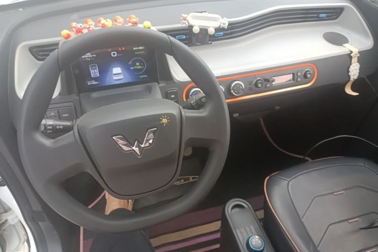 Used Wuling Hongguang MINIEV 2021 Macaron Fashion Edition Lithium-Ion Battery Center Console