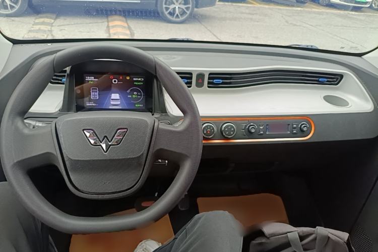 Used Wuling Hongguang MINIEV 2021 Macaron Premium Model – Lithium Iron Phosphate Center Console