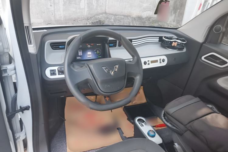 Used Wuling Hongguang MINIEV 2021 Macaron Premium Model – Lithium Iron Phosphate Center Console