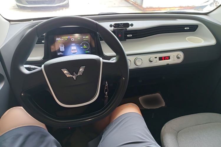 Used Wuling Hongguang MINIEV 2021 Macaron Premium Model – Lithium Iron Phosphate Center Console