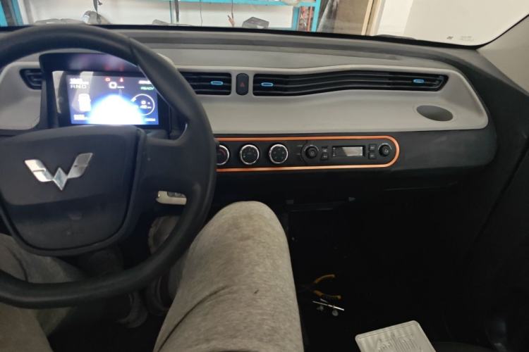 Used Wuling Hongguang MINIEV 2021 Macaron Premium Model – Lithium-NMC Center Console