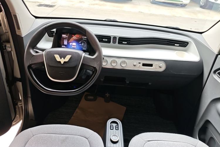 Used Wuling Hongguang MINIEV 2021 Macaron Premium Model – Lithium Iron Phosphate Center Console