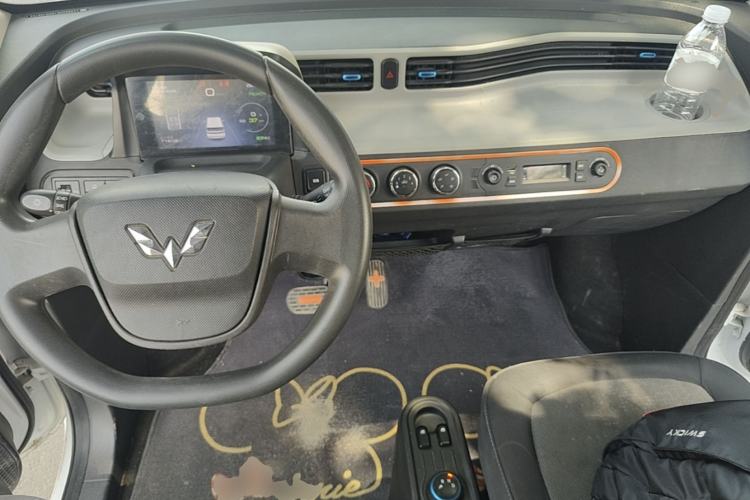 Used Wuling Hongguang MINIEV 2021 Macaron Premium Model – Lithium Iron Phosphate Center Console