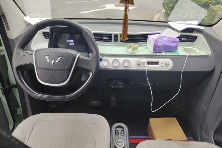 Used Wuling Hongguang MINIEV 2021 Macaron Fashion Edition Lithium-Ion Battery Center Console
