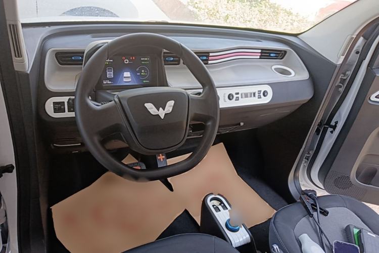 Used Wuling Hongguang MINIEV 2021 Macaron Fashion Edition Lithium-Ion Battery Center Console