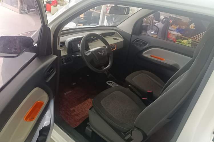 Used Wuling Hongguang MINIEV 2021 Macaron Fashion Model Lithium Iron Phosphate Driver Seat
