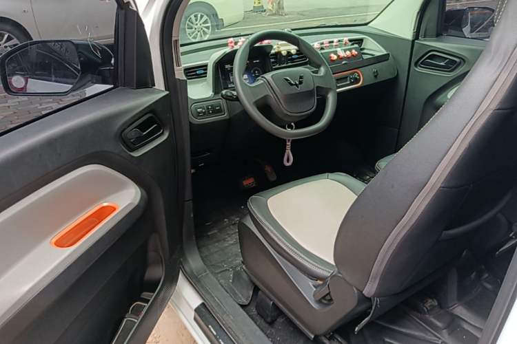 Used Wuling Hongguang MINIEV 2021 Macaron Fashion Edition Lithium-Ion Battery Driver Seat