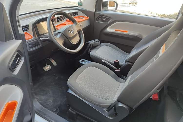 Used Wuling Hongguang MINIEV 2021 Macaron Fashion Edition Lithium-Ion Battery Driver Seat