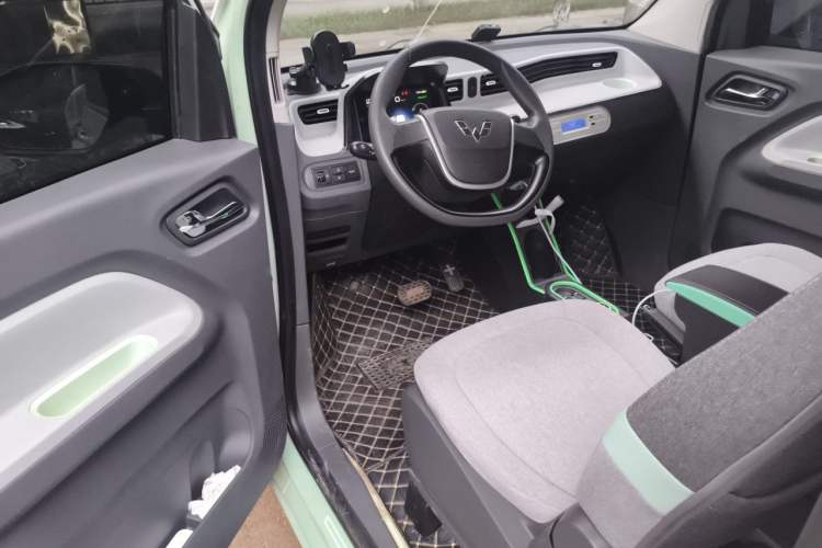 Used Wuling Hongguang MINIEV 2021 Macaron Premium Model – Lithium Iron Phosphate Driver Seat